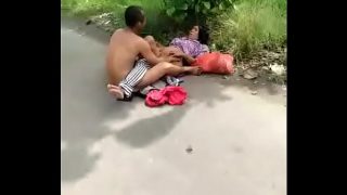 Desi village sex horny couple having hot sex by the road